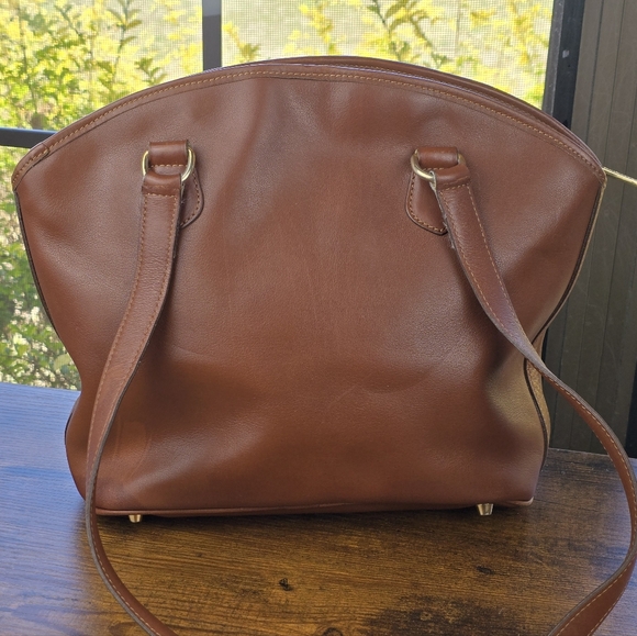 Burberry's Vintage Brown Leather Shoulder Bag Gold Crest Medallion Authentic COA - Picture 2 of 12